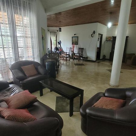 Villa Sea Sprays Hikkaduwa Exterior foto