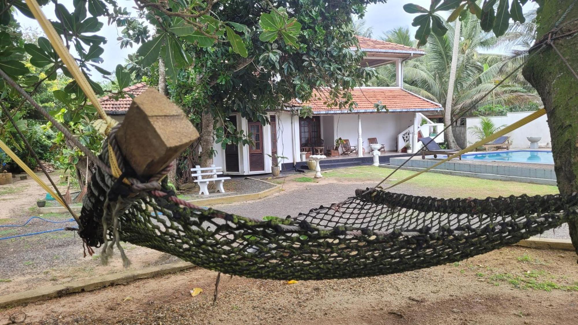 Villa Sea Sprays Hikkaduwa Exterior foto