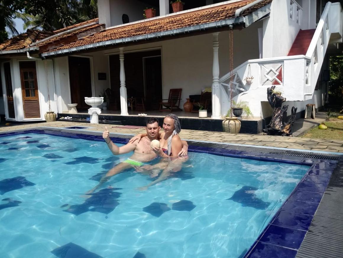 Villa Sea Sprays Hikkaduwa Exterior foto